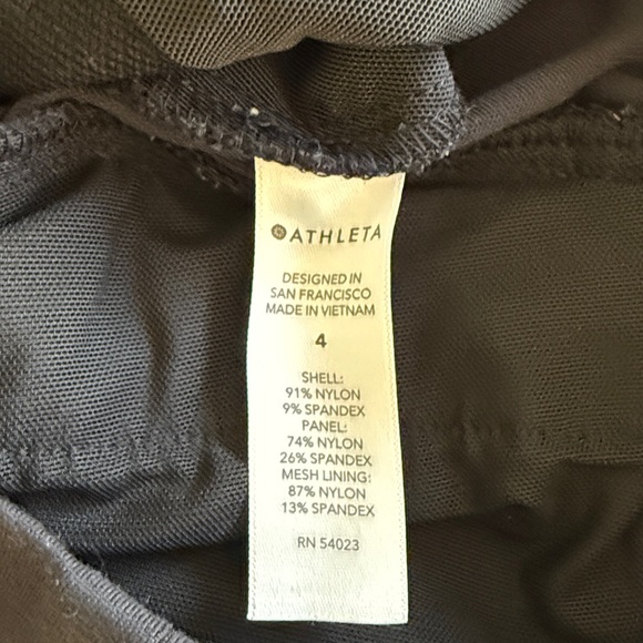 Athleta Headlands Hybrid Trek Jogger with Drawstring size 4 Black. - Picture 4 of 4